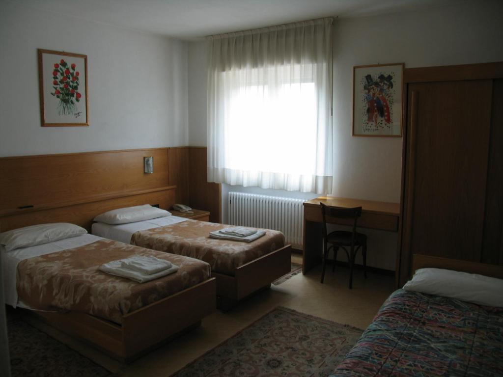 Hotel Oasi Тренто Екстериор снимка