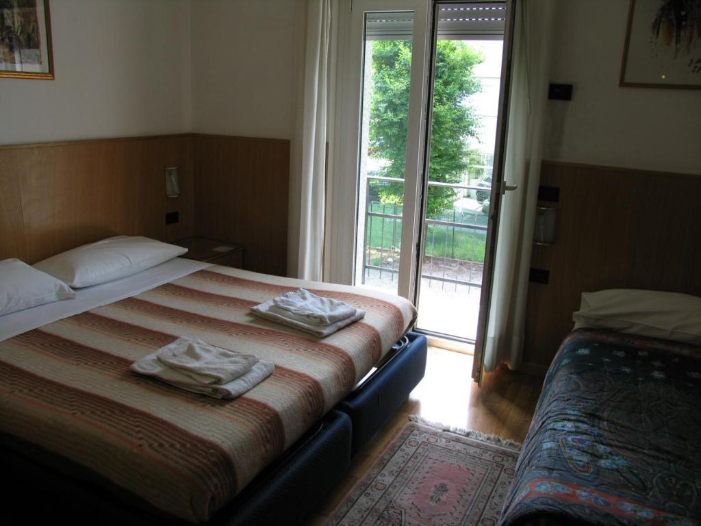 Hotel Oasi Тренто Екстериор снимка